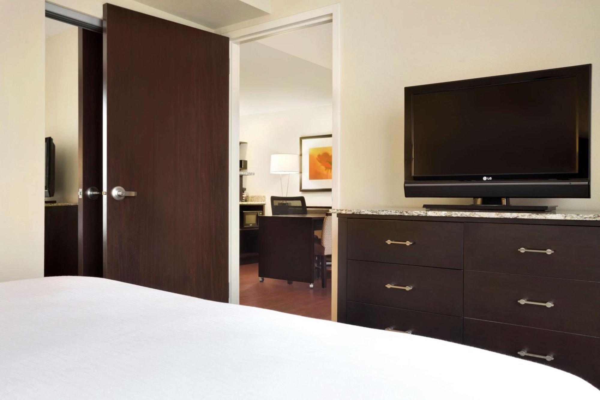 Embassy Suites By Hilton Jackson North רידג'לנד מראה חיצוני תמונה
