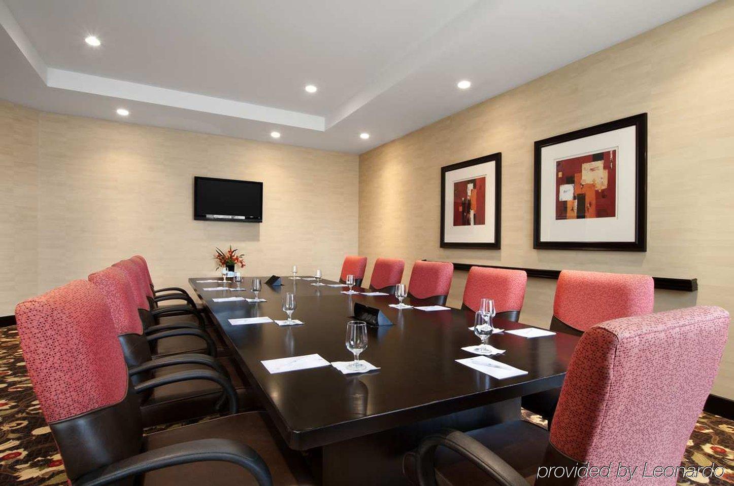 Embassy Suites By Hilton Jackson North רידג'לנד עסק תמונה